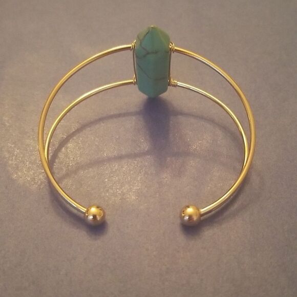 Turquoise gold tone cuff bracelet - Picture 5 of 10